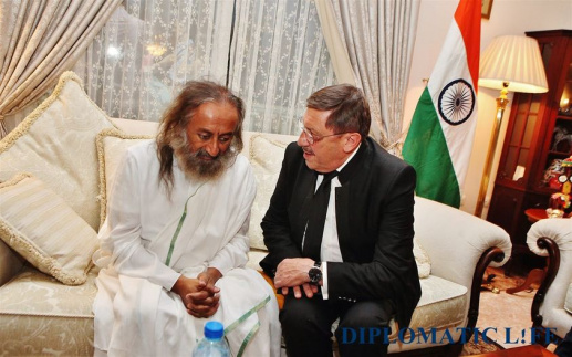 Maxim Behar met Gurudev Sri Sri Ravi Shankar in Sofia