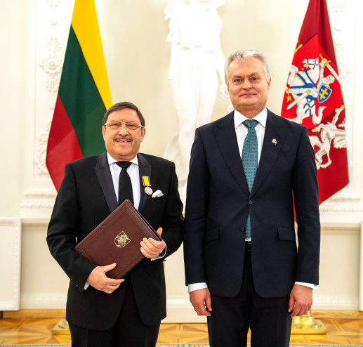 Lithuanian President Decorates Maxim Behar with a State Award for Articles Written in 1991