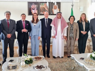 Maxim Behar at a friendly lunch with King Simeon II