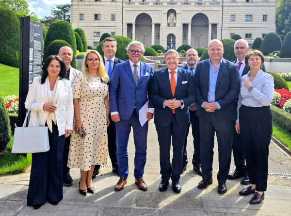 The Bulgaria-Czech Chamber of Commerce, chaired by Maxim Behar, successfully organized a business visit to Prague